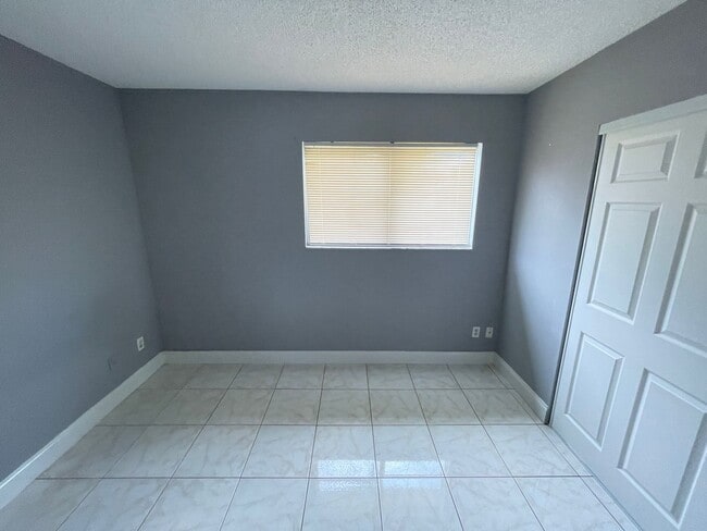 Building Photo - 3401 NW 44th St