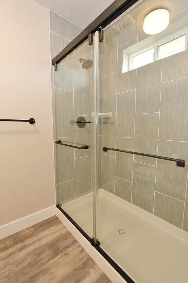 Building Photo - Immaculate North End Home