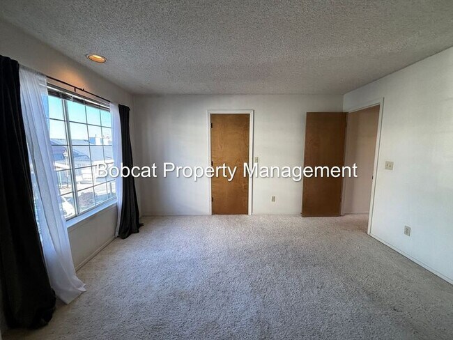 Building Photo - 1420 Douglas Ave