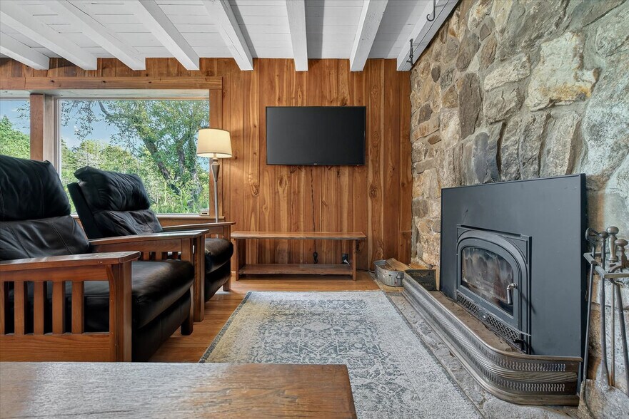 Building Photo - 782 Woods Hill Rd