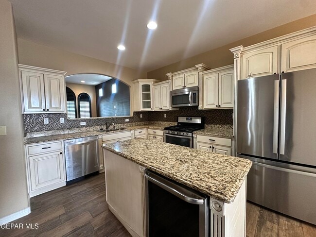 Building Photo - 12156 Chapel Hill Rd