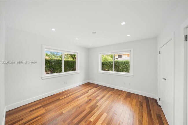 Building Photo - 5510 Orduna Dr