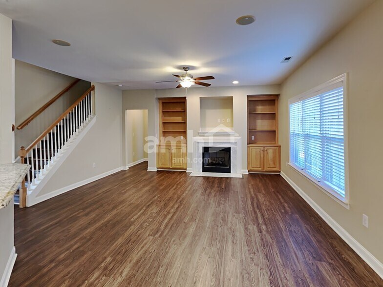 Building Photo - 2003 Monaco Ct