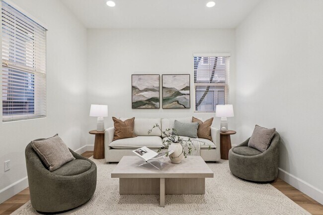 Building Photo - Beautiful Corner-Unit Townhome Near Downtown – 4 Bed | 3 baths