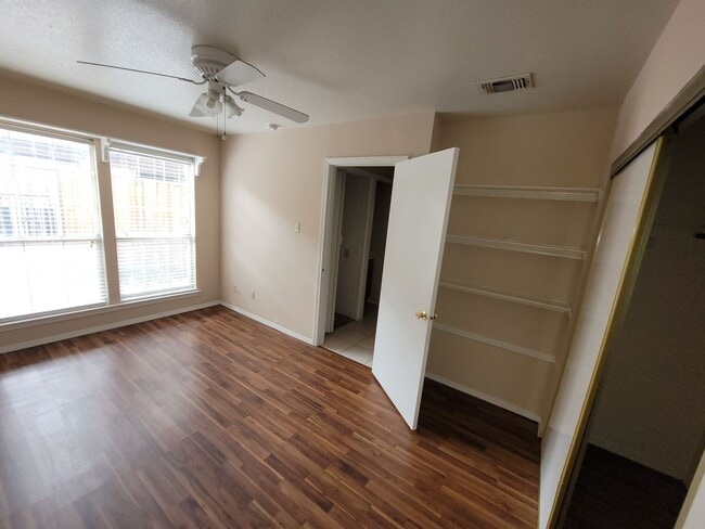 Building Photo - WYKEHAM CONDOS