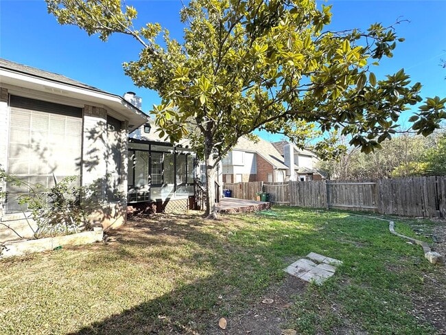 Building Photo - 10305 Open Gate Dr