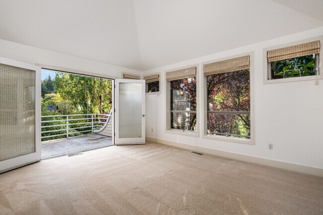 Building Photo - 3Bd/3Ba Seattle House