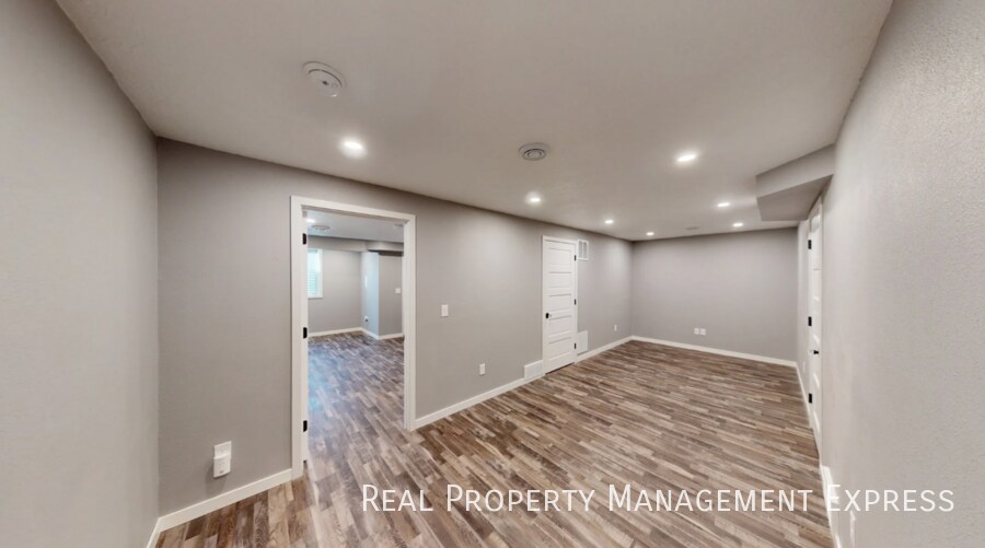 Building Photo - Cozy 3 bedroom 2 bathroom home