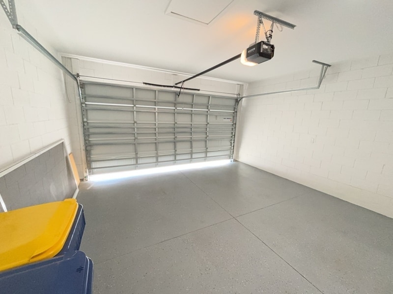 Building Photo - 2028 Sunshine Peak Dr