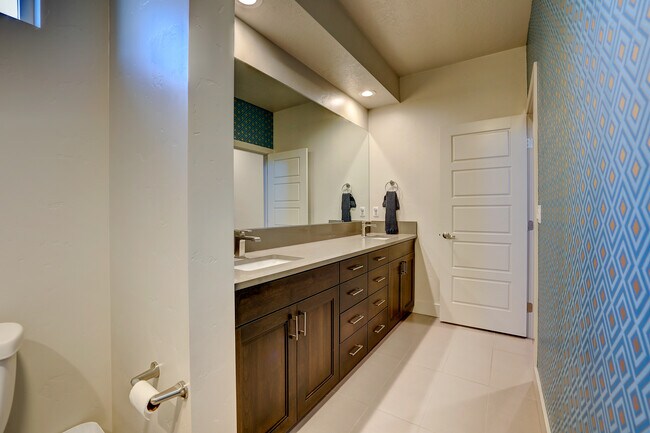 Building Photo - 3045 S Shadywood Way