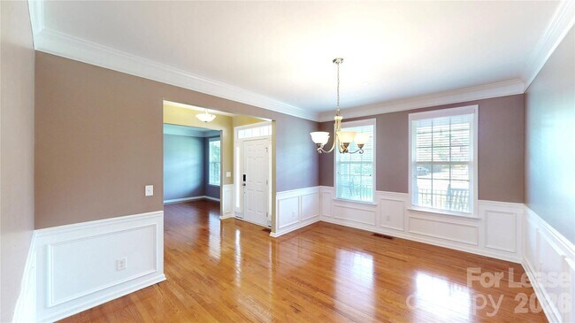 Building Photo - 1505 Aringill Ln