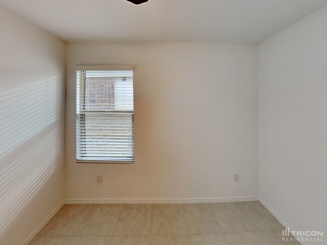Building Photo - 8424 Fawn Creek Dr