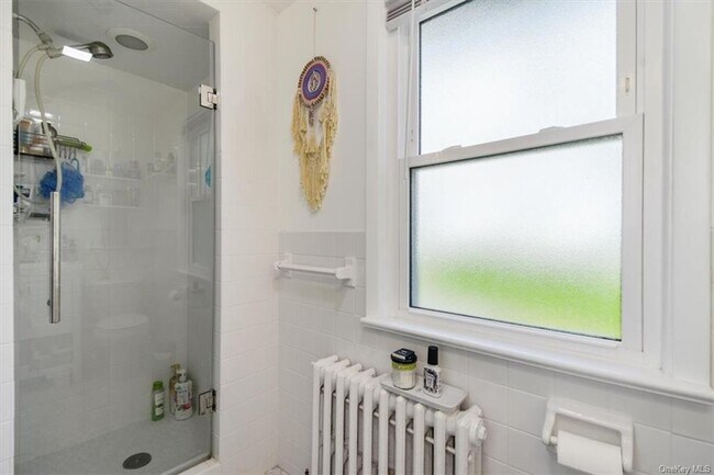 Building Photo - 1 Bayview Ave