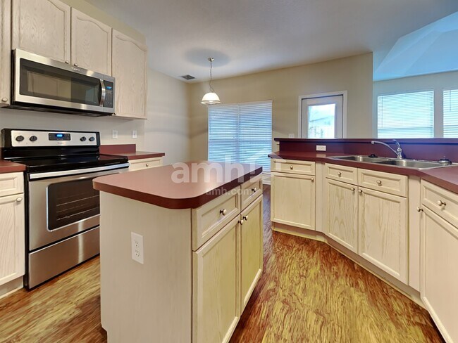 Building Photo - 11753 Donato Dr