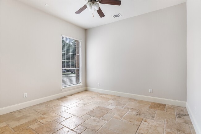 Building Photo - 17306 Lake Chelan Ln