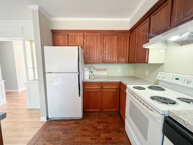 Building Photo - 3730 Forest Glen Dr