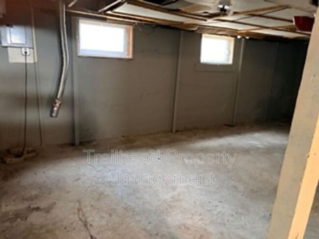 Building Photo - 2911 N Walnut St