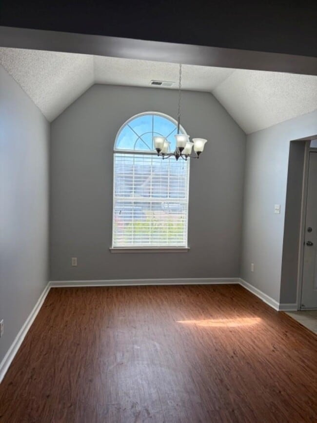 Building Photo - 1139 Breezy Valley Dr