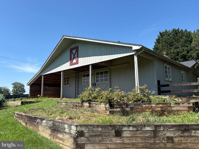 Building Photo - 7149 Gordonsville Rd