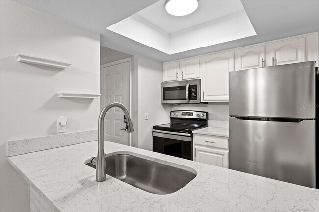 Building Photo - 4506 S Oak Dr