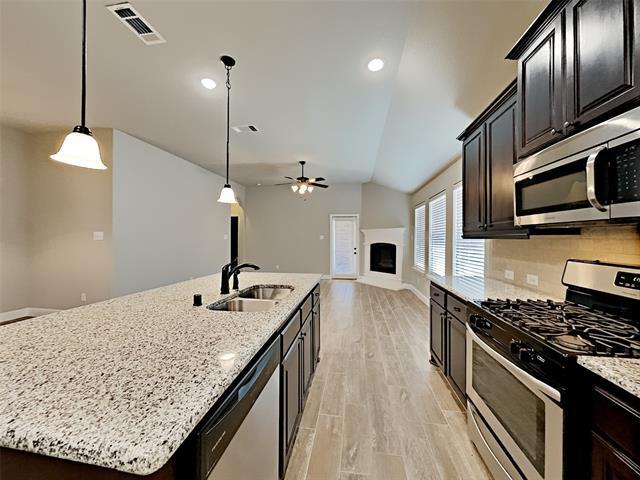 Building Photo - 900 McLynn Ct