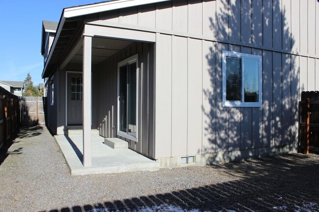 Building Photo - 16671 Shaw Pine Ct