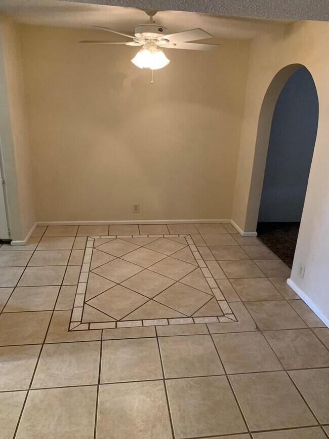 Building Photo - 3312 Tanglewood Ln