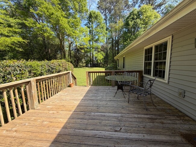 Building Photo - Lovely 3 Bedroom, 2 Bath House with 2-Car Garage in Athens, GA