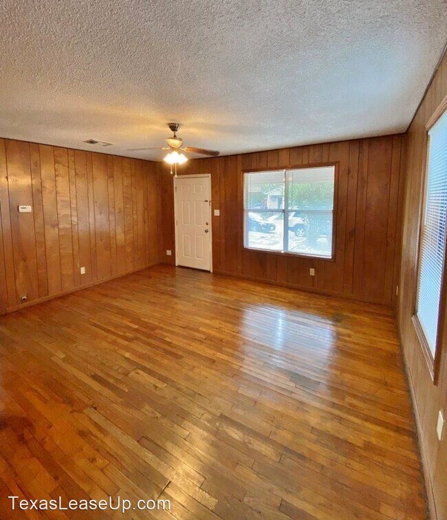 Building Photo - 2 br, 1 bath House - 2031 Katy St