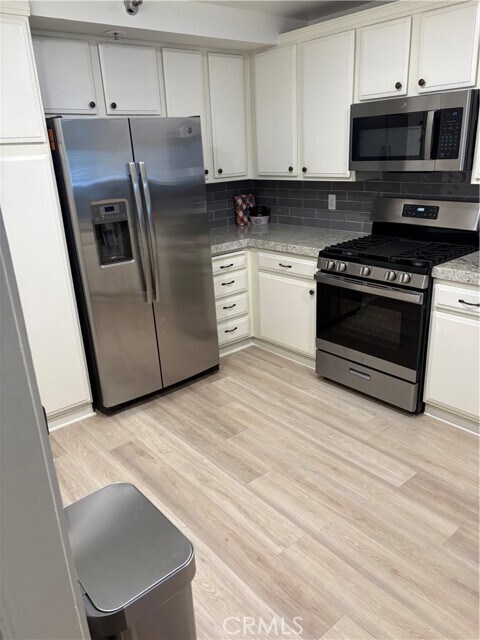 Building Photo - 240 Nice Ln