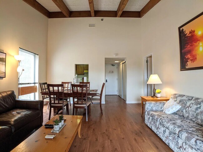 Building Photo - Cedar Lodge