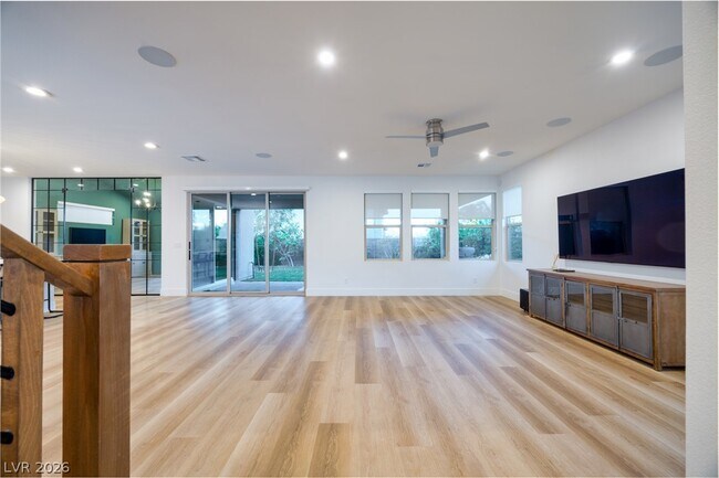 Building Photo - 9696 Starlight Ridge Ave