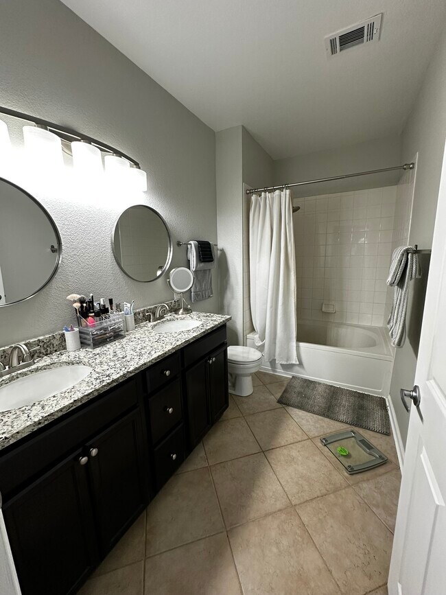 Building Photo - 4045 S Crystal Cir