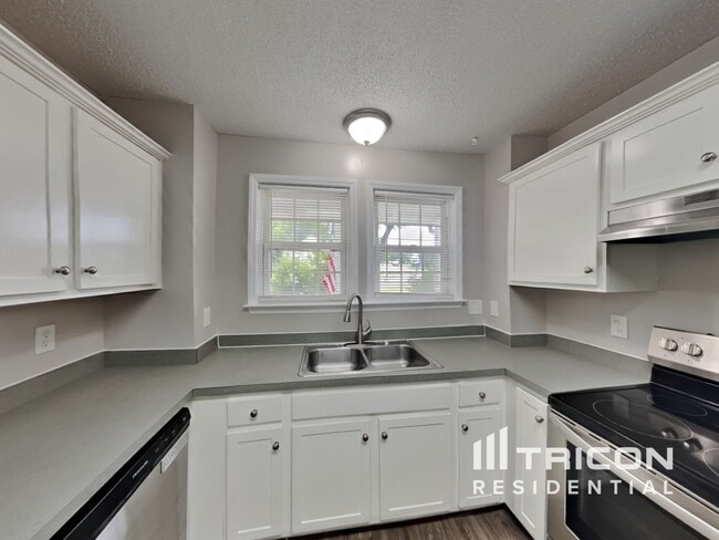 Building Photo - 7205 Spanglers Spring Way