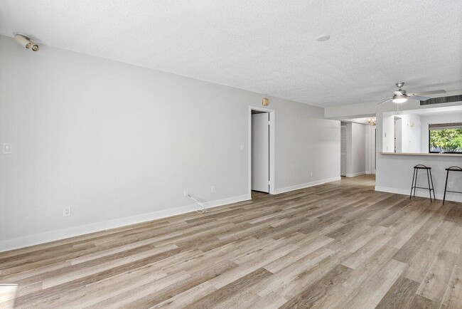 Building Photo - 145 Brackenwood Rd