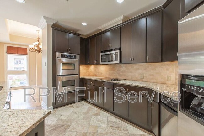 Building Photo - 110 31st Ave N