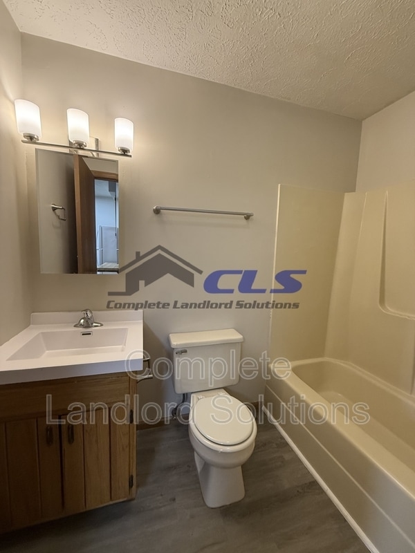 Building Photo - 1724 E Morgan Dr