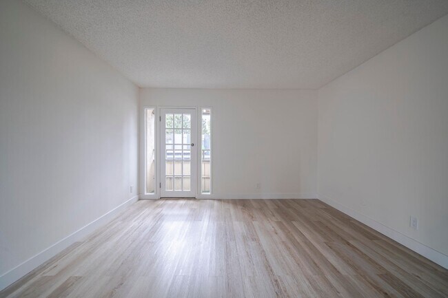 Building Photo - Welcome to Your Updated Home in the Heart of South Coast Metro!