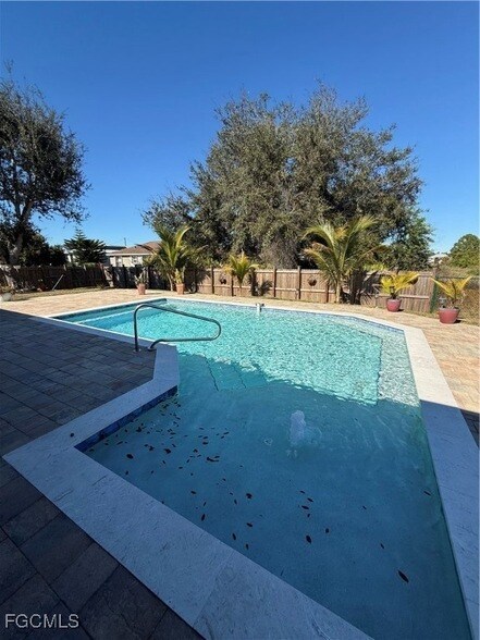 Building Photo - 3800 10th St W