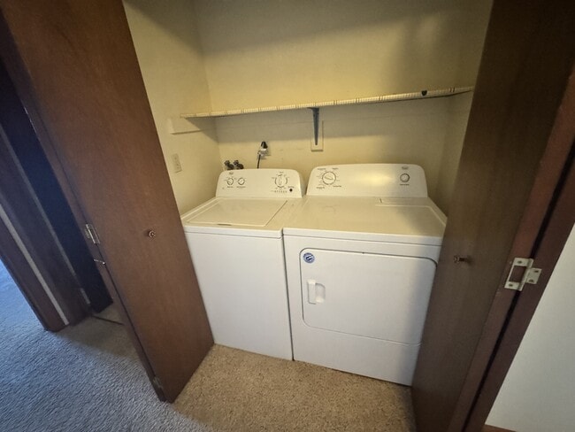 Building Photo - 220 S 16th Ave