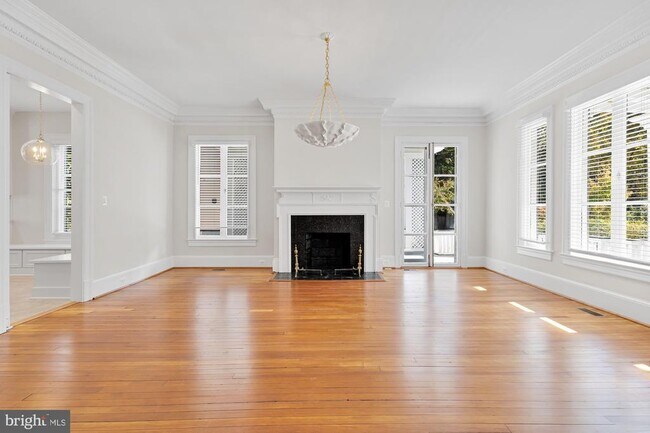 Building Photo - 4201 Bradley Ln