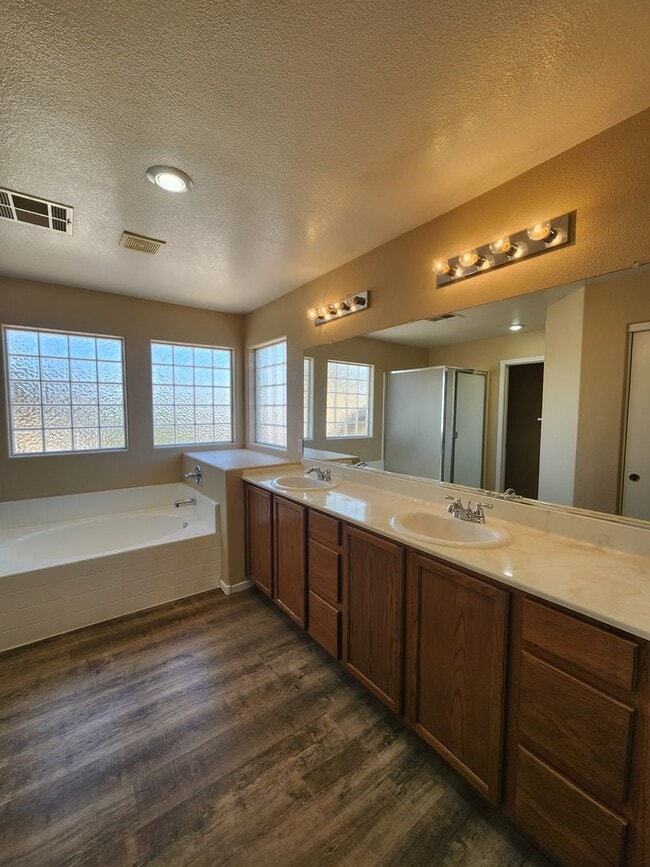 Building Photo - 7748 Cascade Bluffs Ct