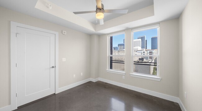 Building Photo - Stylish Apt, Sweet Deal – Up to 1 Month Free!