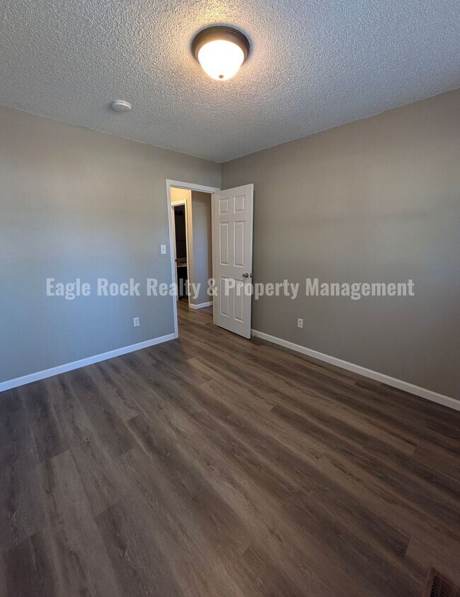 Building Photo - East Tulsa House for Rent (3beds/1.5baths)