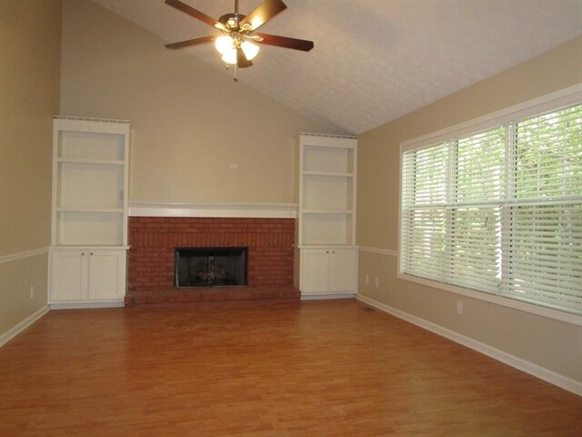 Building Photo - 700 Rosehill Ln
