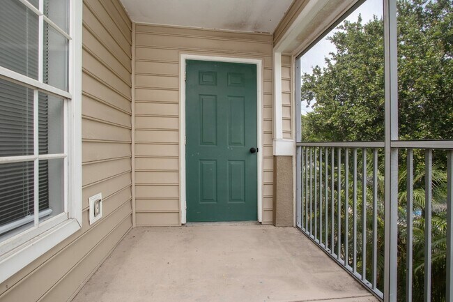 Building Photo - 2 Bedroom Condo in Lakewood Ranch