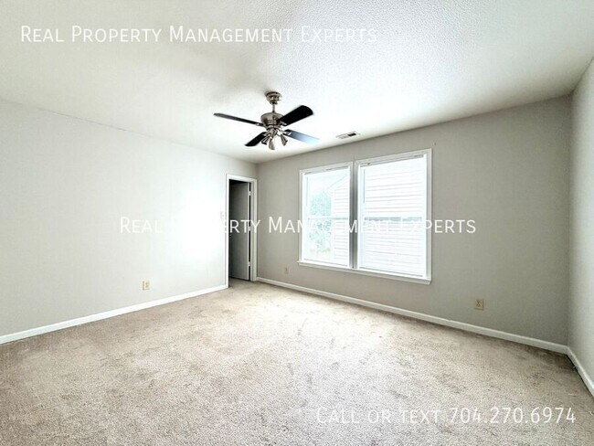 Building Photo - 8609 Old Potters Rd