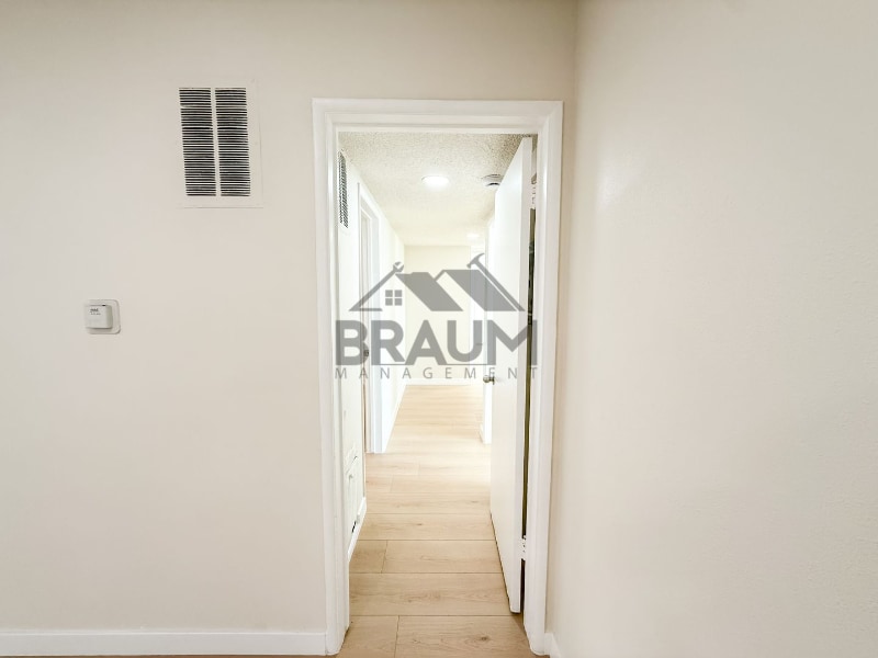 Building Photo - 13129 Oxnard St