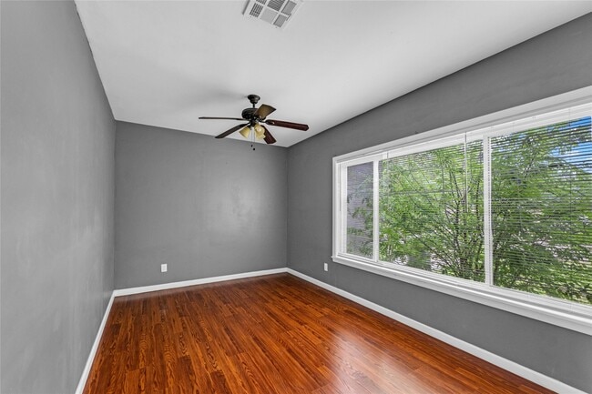 Building Photo - 2527 Avenue G