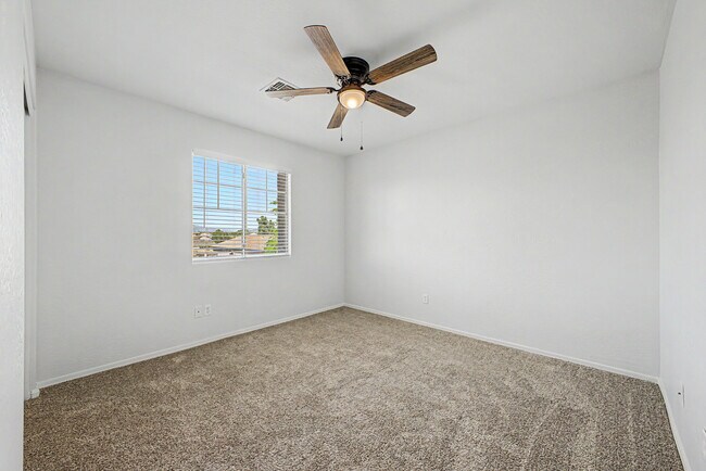 Building Photo - 25683 W Satellite Ln